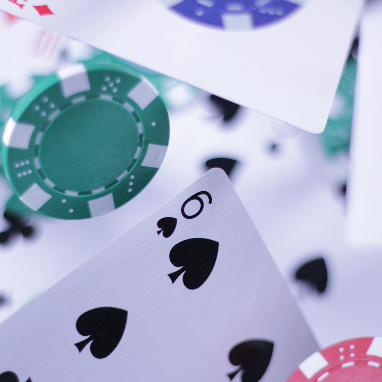 Pemain menikmati slot online jackpot di ohtogel link dari perangkat mobile